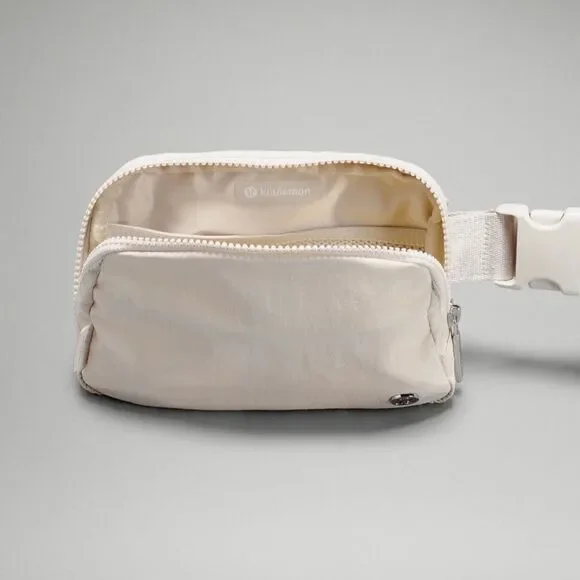 lululemon bone belt bag Nwt Lululemon everywhere belt bag bone color 1L